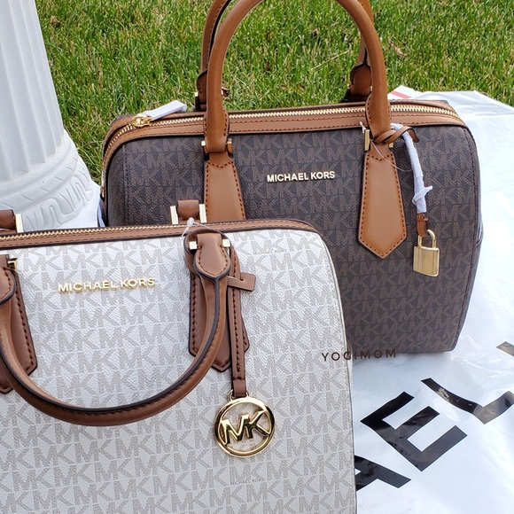 MICHAEL KORS DUGGLE BAG MK SIGNATURE VANILLA BLACK - Picture 5 of 8